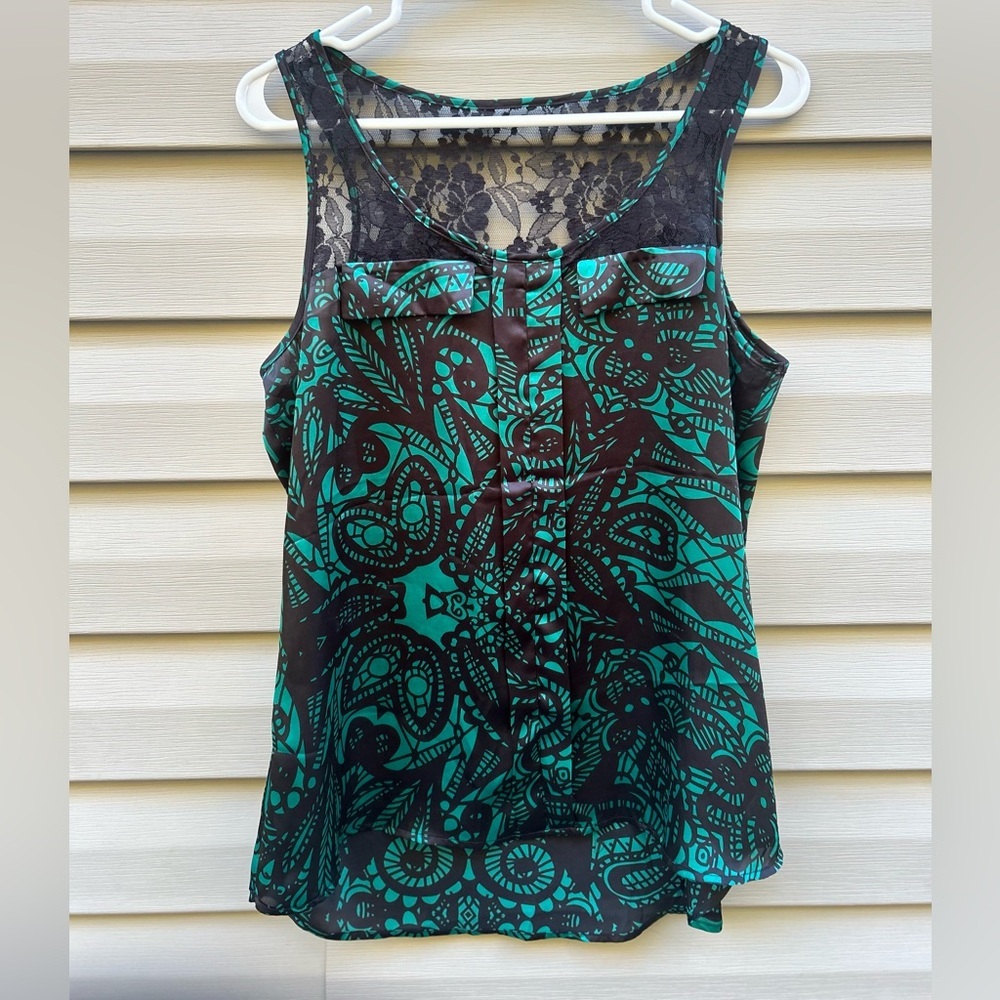 Express size M black green lace back sleeveless blouse